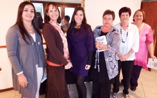 Vlnr is Jacolene Uys, Luzaan Naude, Joané Franken, Neolene Kleyn, Moira le Roux en Dorothy van Vuuren